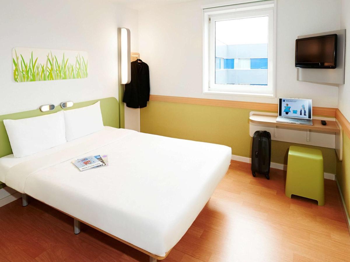 Ibis Budget ポンティヴィ エクステリア 写真